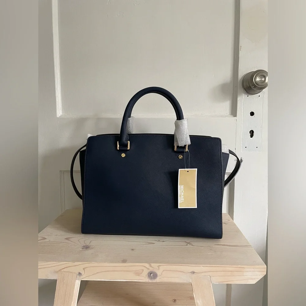 Michael Kors Selma Satchel Saffiano Leather Size LG in Navy - Picture 3 of 4